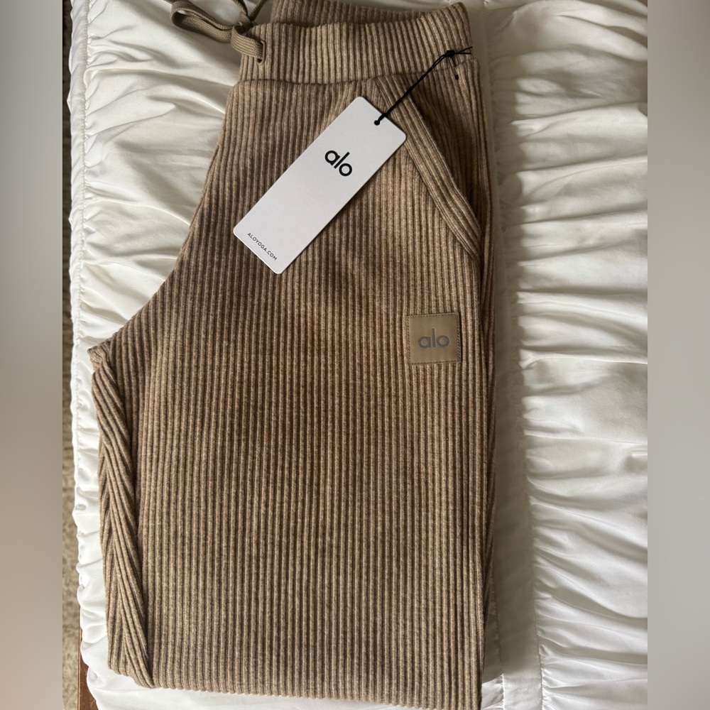 Alo Muse Joggers in Gravel Heather - Picture 3 of 3